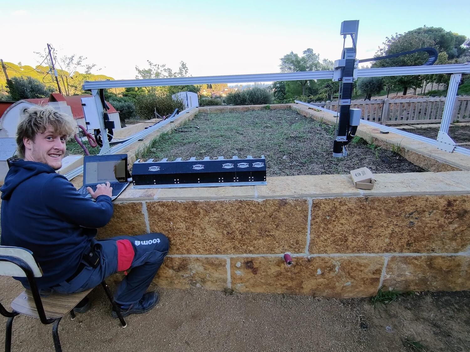 FarmBot [Part 2] Calibration. First steps by your garden robot!